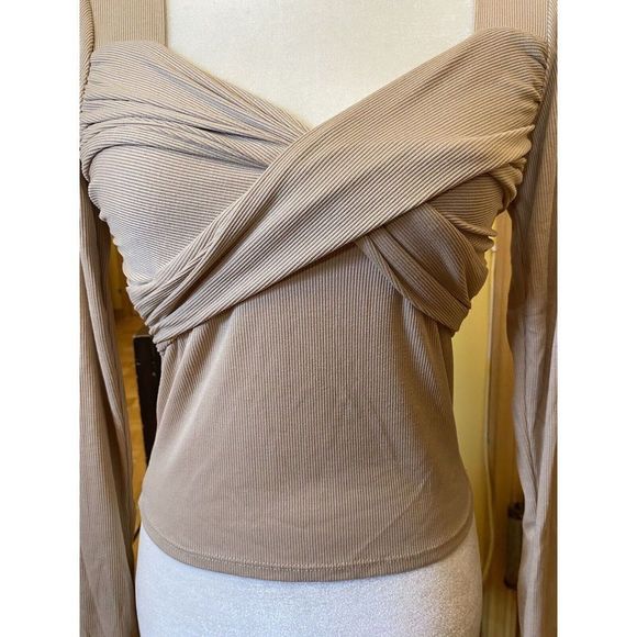 Fashion Nova Tan Cropped Knot Front Long Sleeve Top Womens M - Picture 4 of 7